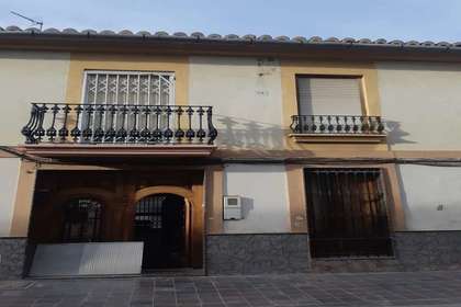 Townhouse for sale in Campanar, Valencia. 